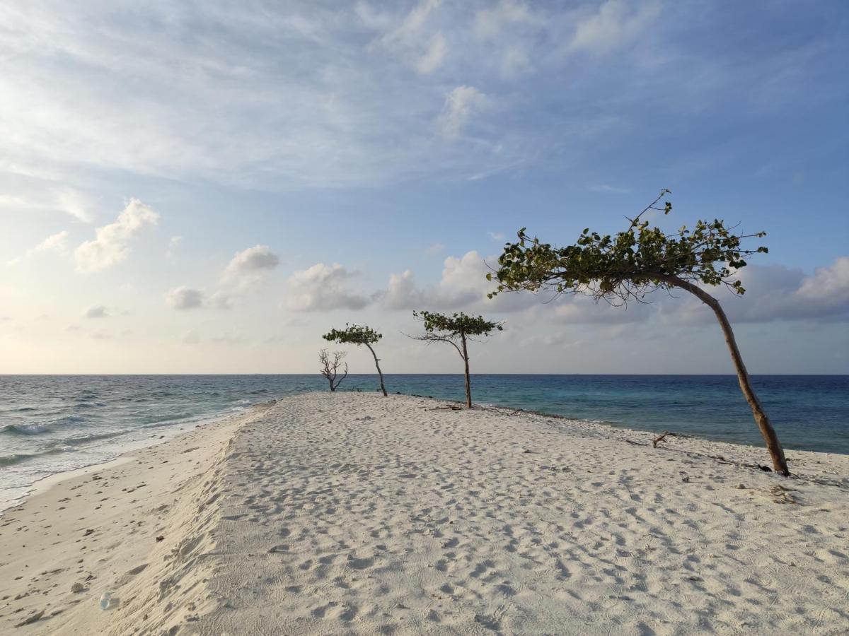 Ukulhas Villa Beach Hotel Buitenkant foto