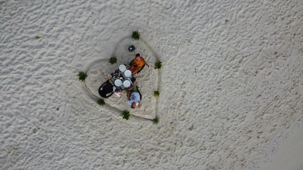 Ukulhas Villa Beach Hotel Buitenkant foto