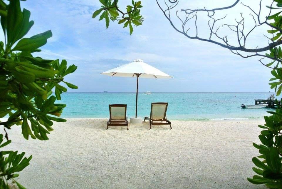 Ukulhas Villa Beach Hotel Buitenkant foto
