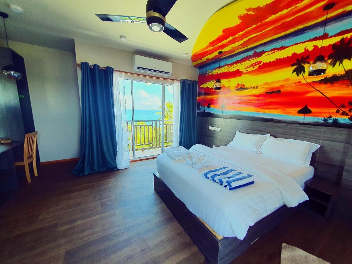 Ukulhas Villa Beach Hotel Buitenkant foto