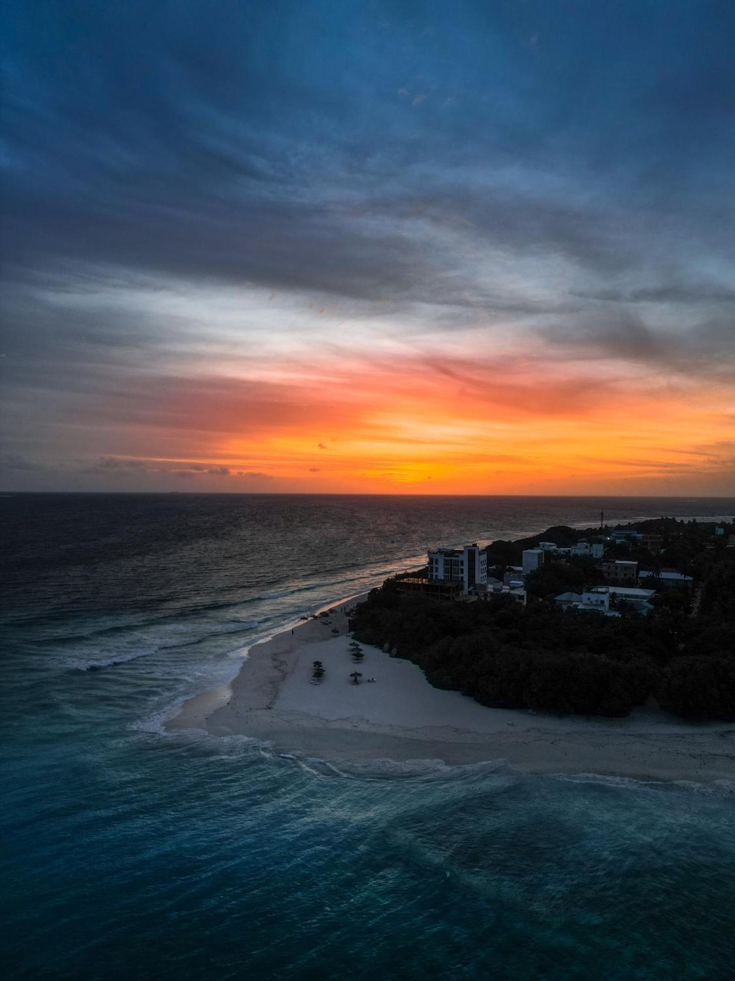 Ukulhas Villa Beach Hotel Buitenkant foto
