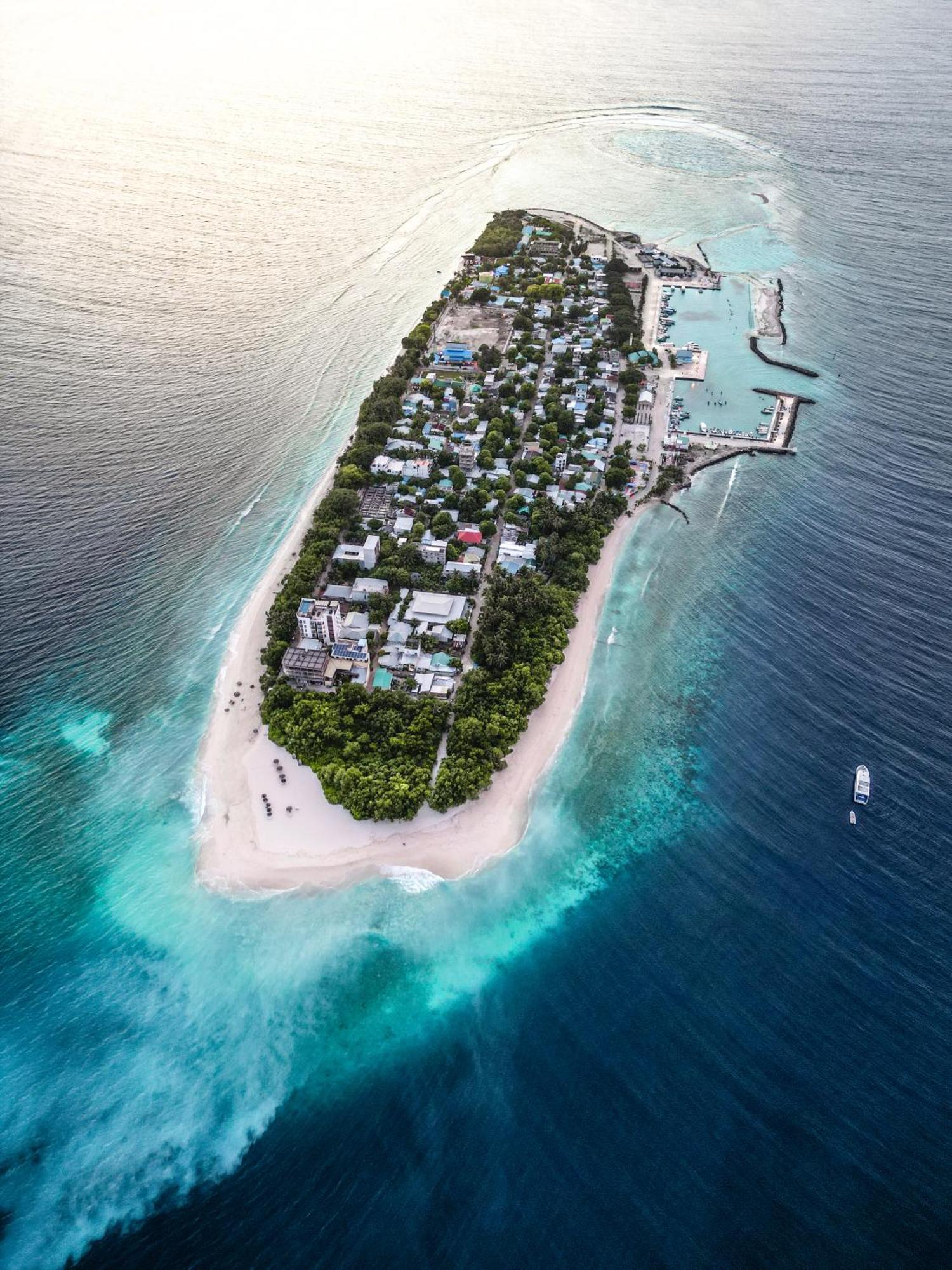 Ukulhas Villa Beach Hotel Buitenkant foto