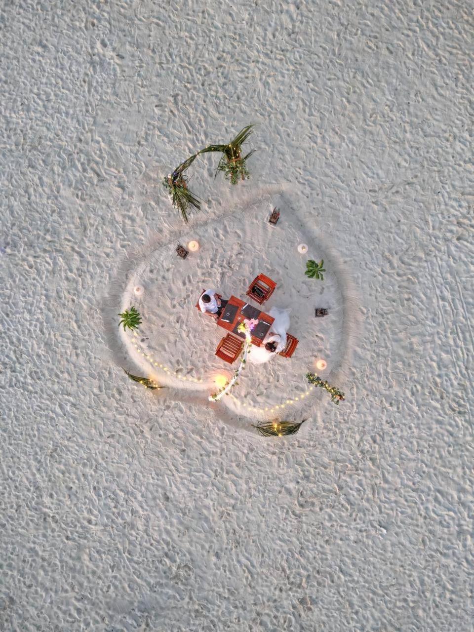 Ukulhas Villa Beach Hotel Buitenkant foto